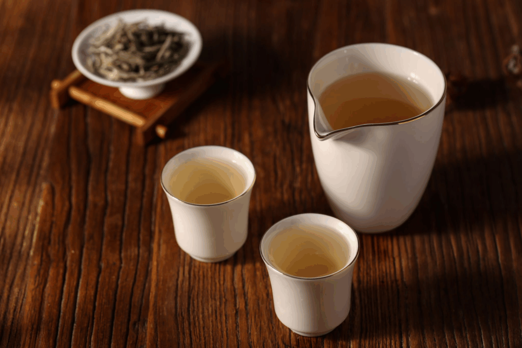 Chinese Tea in SG : Light oolong complementing fruity desserts and cakes