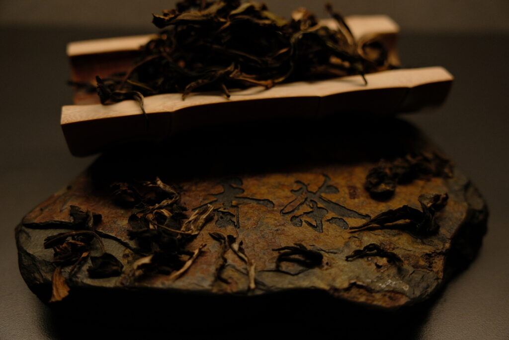 Chinese tea room in SG : Authentic Chinese tea culture showcased through premium leaves and rituals