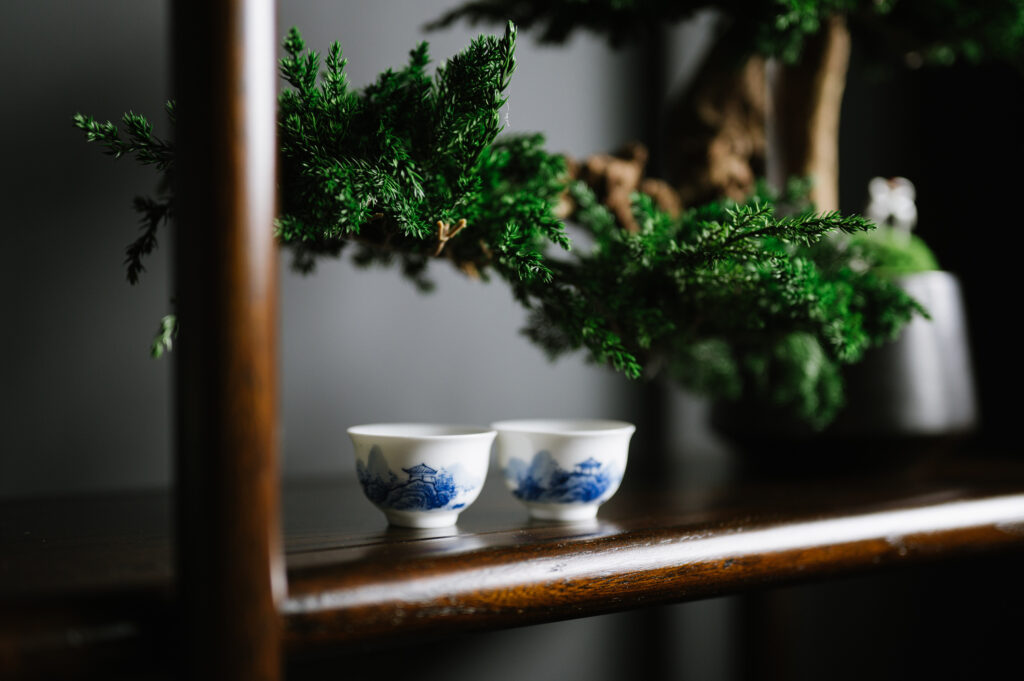 Jingdezhen porcelain teaware : Exquisite white porcelain refined through Tang and Song dynasty traditions
