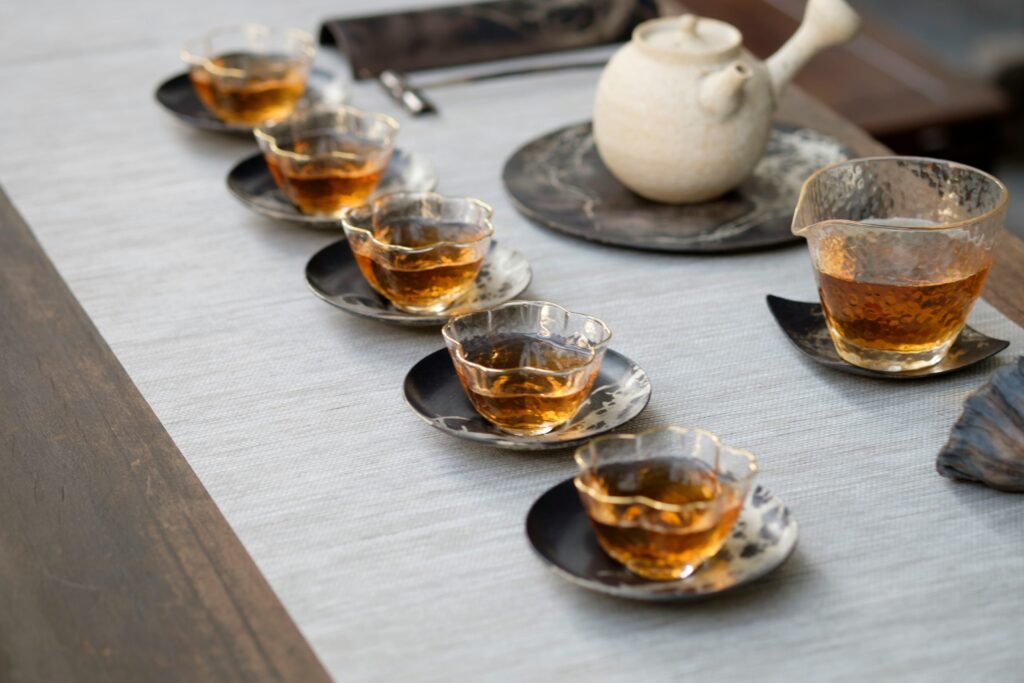 Tea Shop in SG : Premium black tea brewed in a traditional teapot, highlighting the quality and essence of Chinese tea culture in Singapore tea shops.